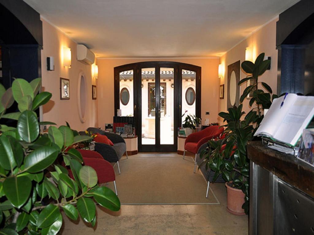 Dolcemela Hotel Ferrara Exterior photo